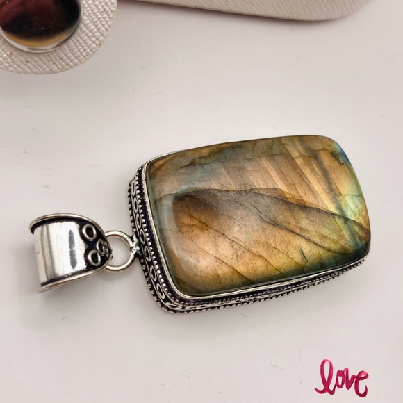 Chunky Labradorite Gemstone Handmade Pendant - Picture 2 of 7